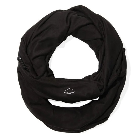 Beyond Yoga Black Hidden Pocket Infinity Scarf - Picture 3 of 4